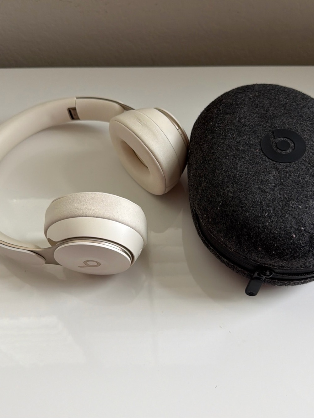 BEATS AUDIO SOLO 4 (PSL040248) No Charger